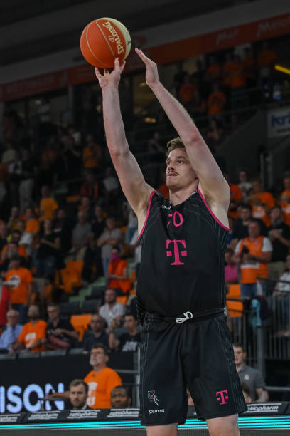 他对主力阵 他对主力阵