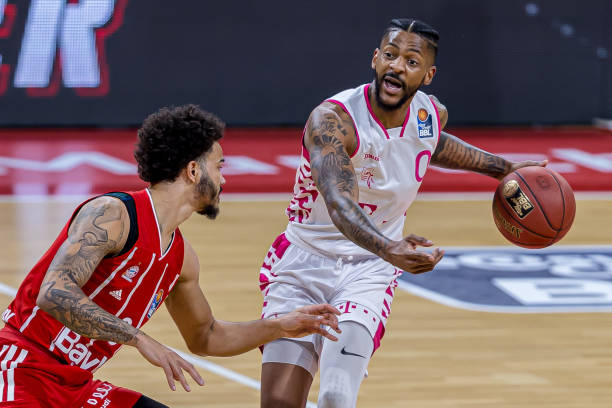 体育足协杯：重庆2-0击败武汉三镇 晋级16强